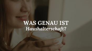 Frau mit Tasse